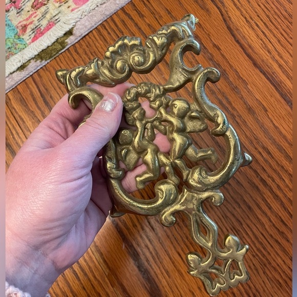 Vintage Gold Cherubs Cupids Scrolls Footed Trivet Cast Iron 8" L X 4.5" W - Picture 4 of 9